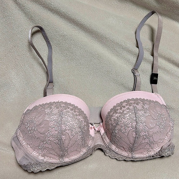 Victoria's Secret Other - NWOT Victoria’s Secret lace demi bra